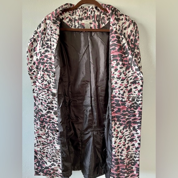 Vertigo Paris lightweight Trench Coat. Like New Medium - Picture 6 of 9